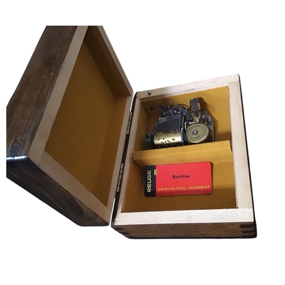 Reuge Swiss Wood Music Box Seagull Plays "Born Free" 4-1/2" x 3-1/2" Lacquered - Picture 10 of 11